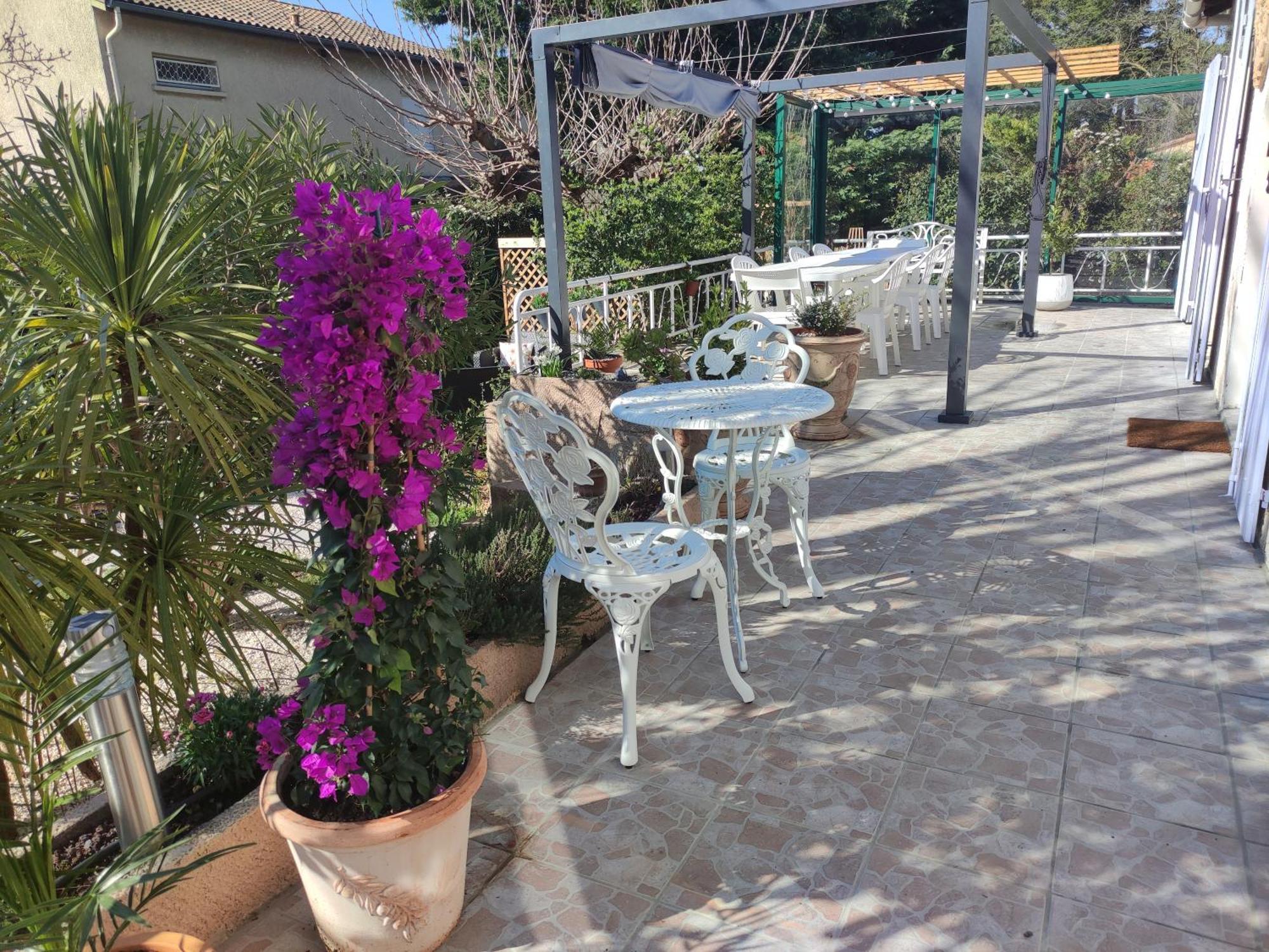 Le Jardin Des Rocailles - Villa 4 Chambres Climatisee Avec Piscine A Deux Pas D'Avignon Villeneuve-les-Avignon Bagian luar foto