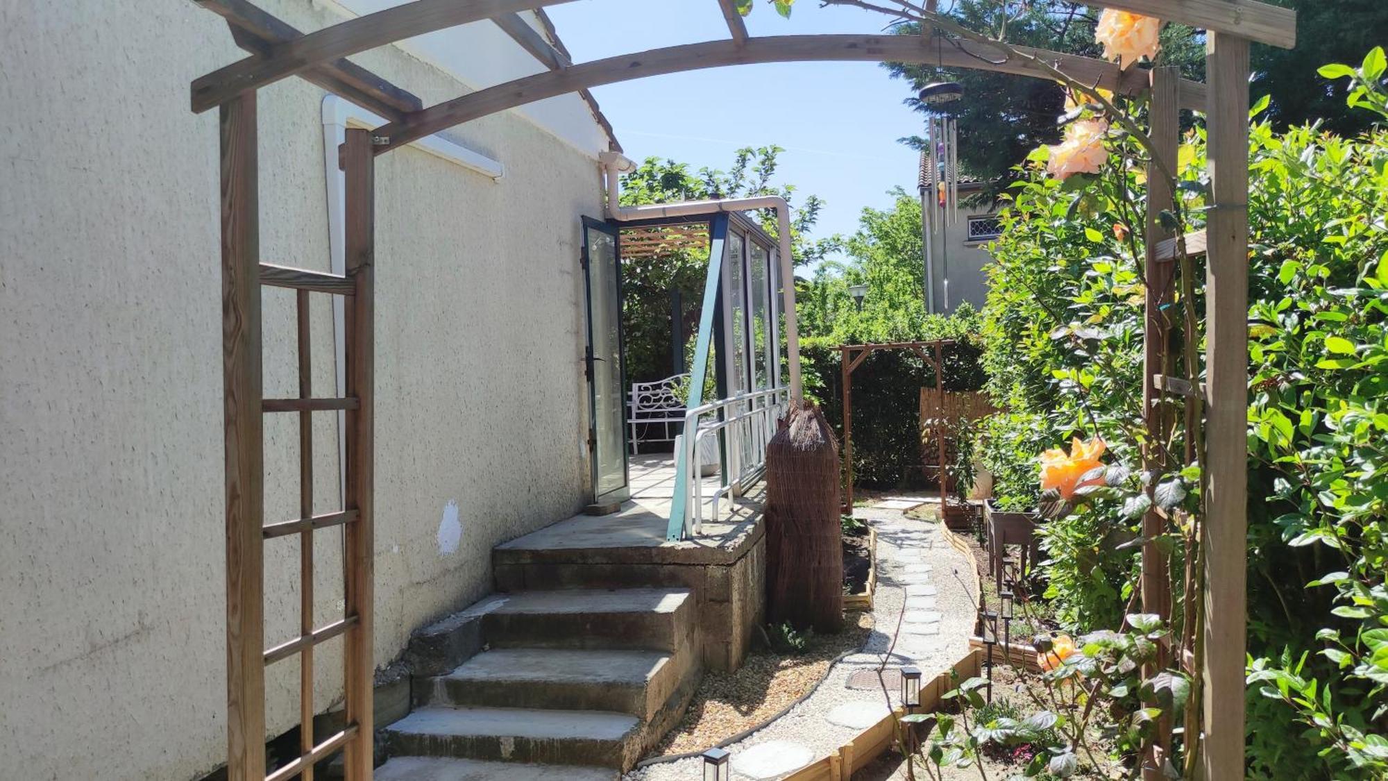 Le Jardin Des Rocailles - Villa 4 Chambres Climatisee Avec Piscine A Deux Pas D'Avignon Villeneuve-les-Avignon Bagian luar foto