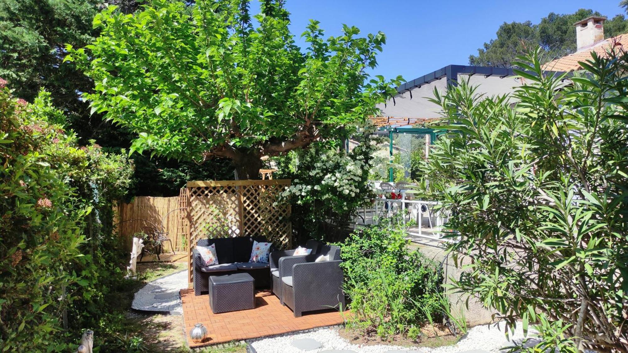 Le Jardin Des Rocailles - Villa 4 Chambres Climatisee Avec Piscine A Deux Pas D'Avignon Villeneuve-les-Avignon Bagian luar foto